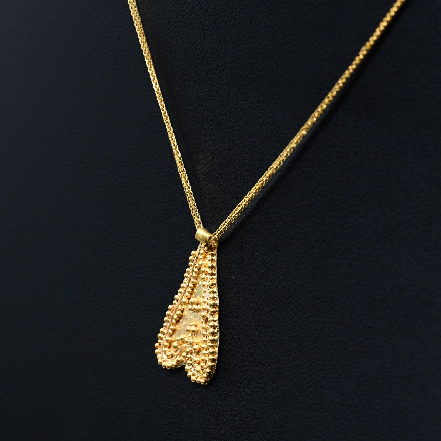 A Greek Gold Heart Shaped Pendant, Hellenistic Period, ca. 3rd - 1st century BCE