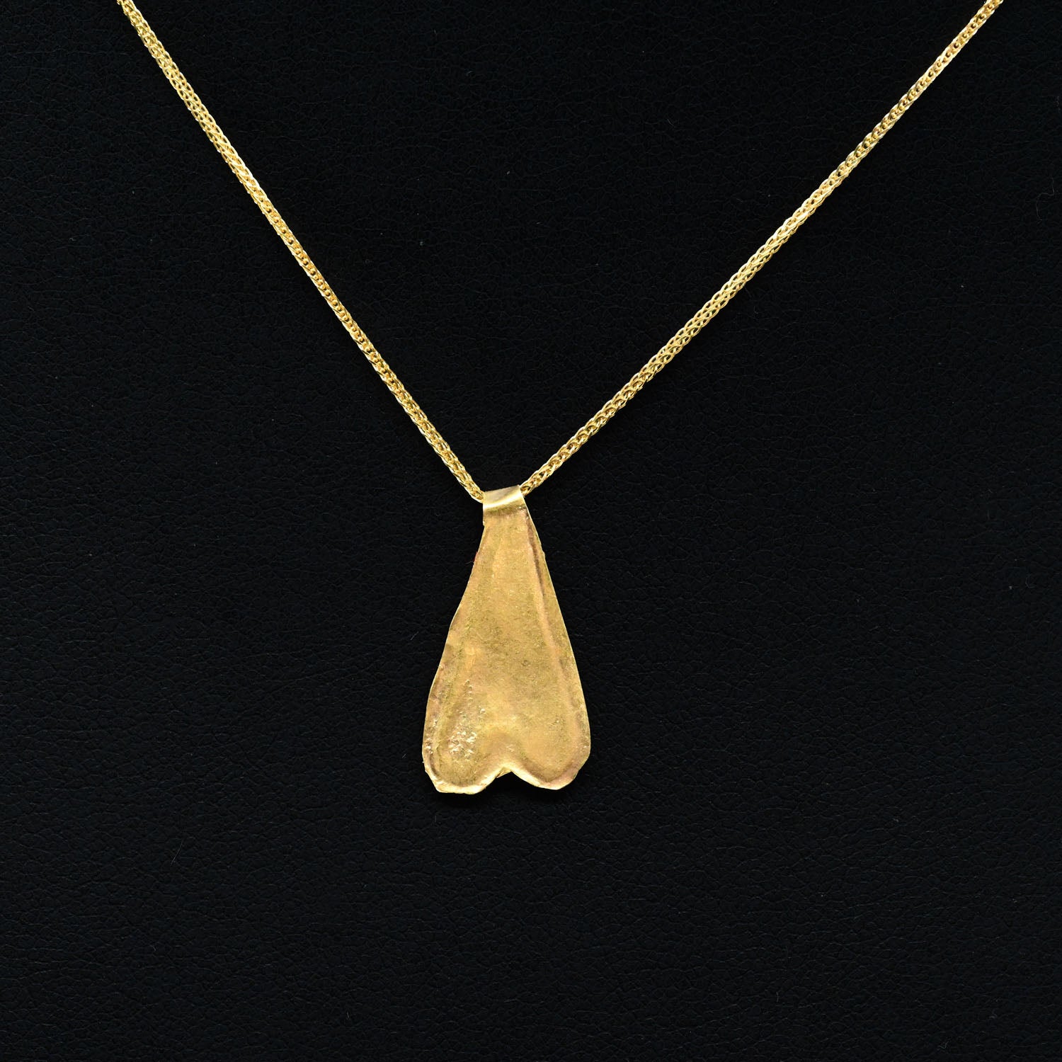 A Greek Gold Heart Shaped Pendant, Hellenistic Period, ca. 3rd - 1st century BCE