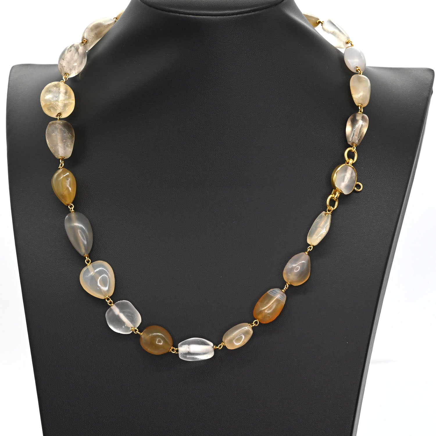 A lovely Roman/Egyptian Crystal and Chalcedony Necklace, ca. 2040 BCE - 1st century CE