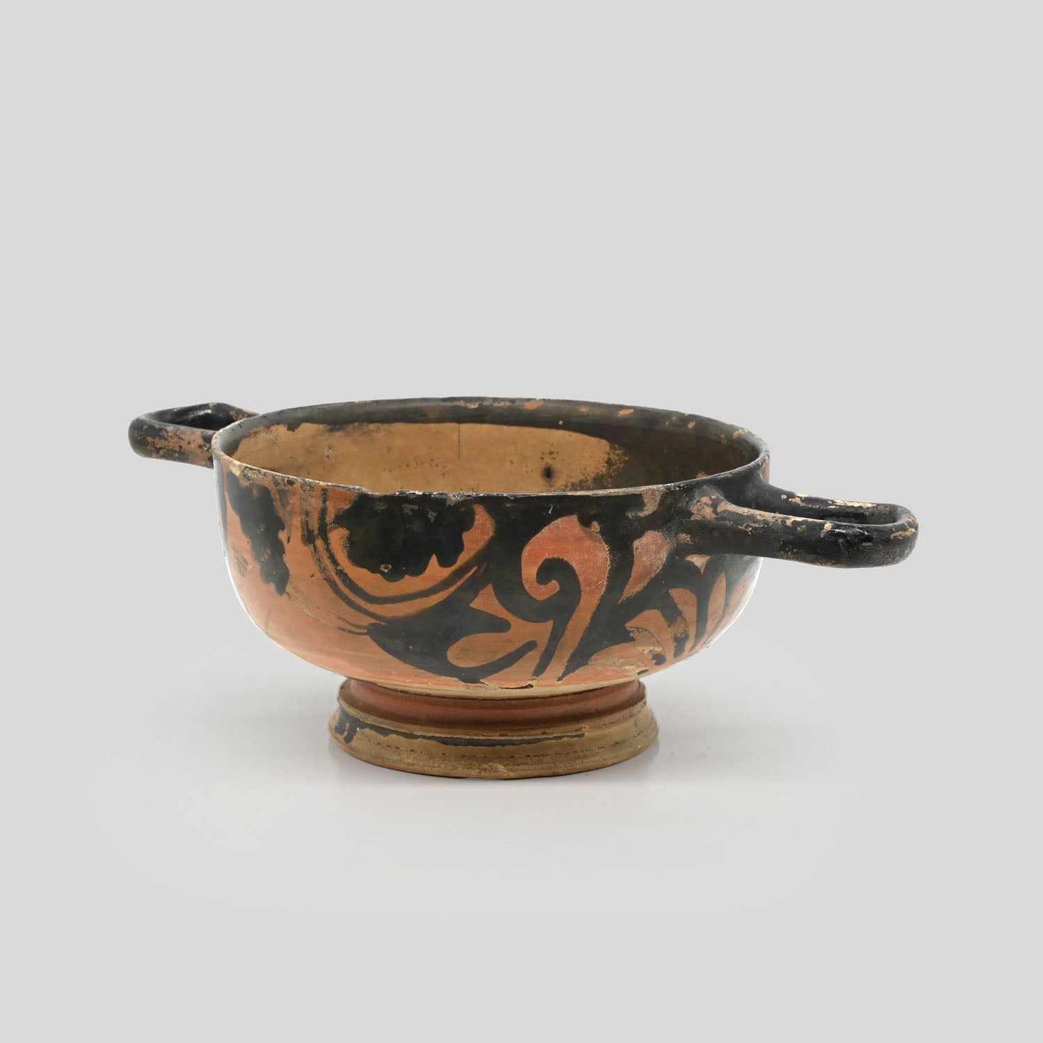 An Apulian Red Figure Skyphos, Magna Graecia, ca. 4th century BCE