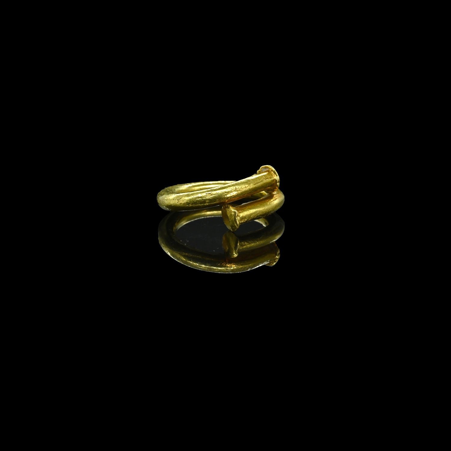 A superb Persian Gold Ring, Achaemenid Empire, ca. 550 - 330 BCE