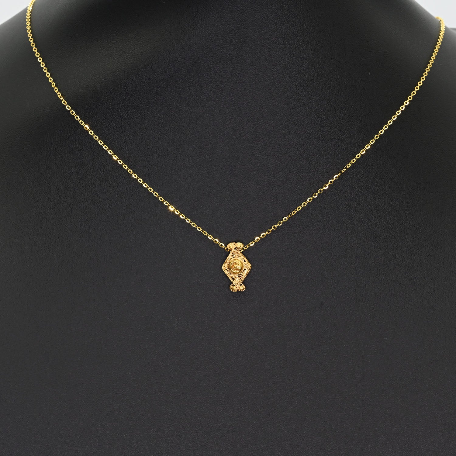 An Islamic Gold Pendant, ca. 10th century CE