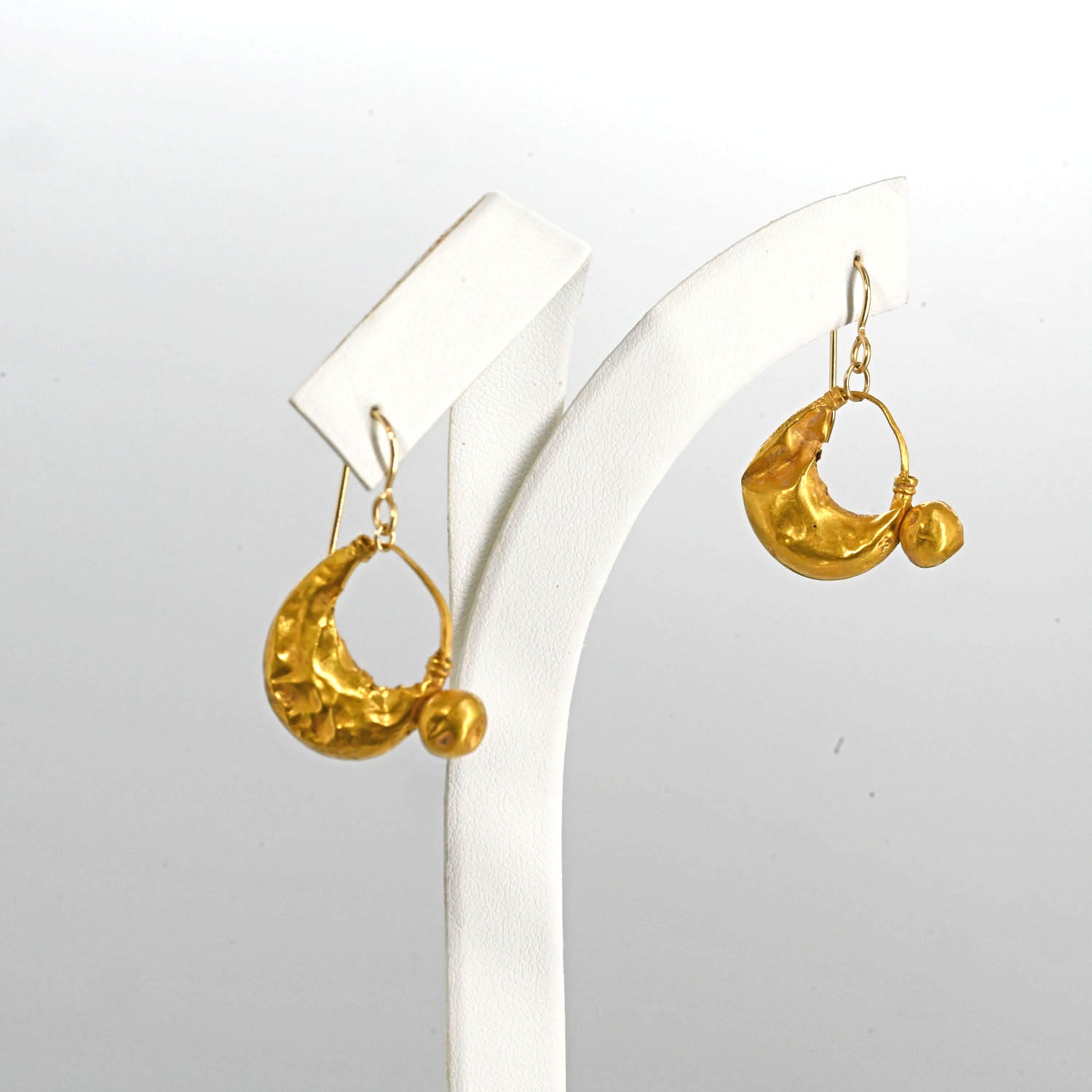 A pair of Roman gold earrings, Roman Imperial Period, ca. 1st - 2nd century CE