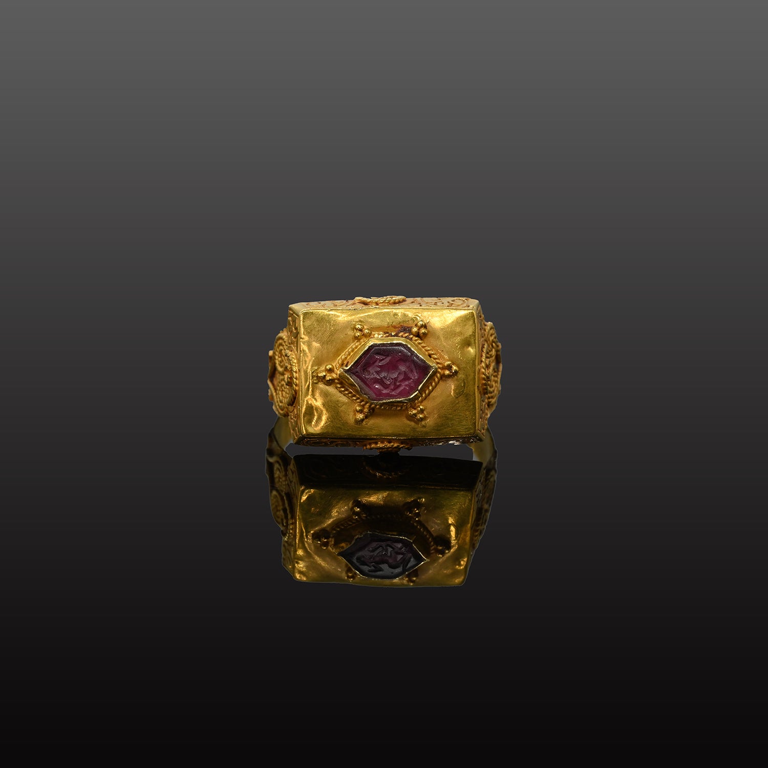 A large Byzantine Gold Ring with intaglio, Byzantine Empire, ca. 4th century CE