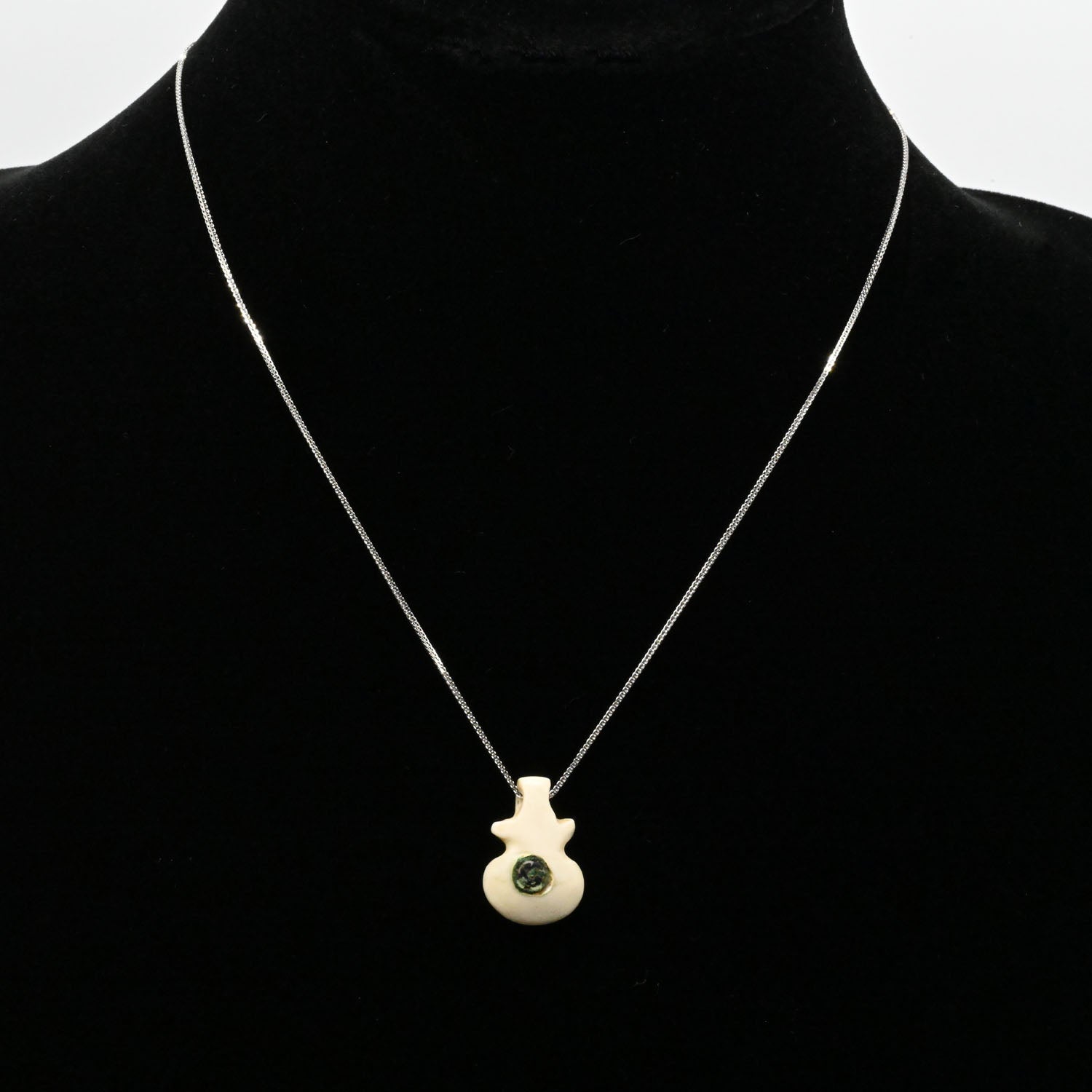 A rare Anatolian Marble Violin Idol, Early Bronze Age, ca. 3000 - 2500 BCE