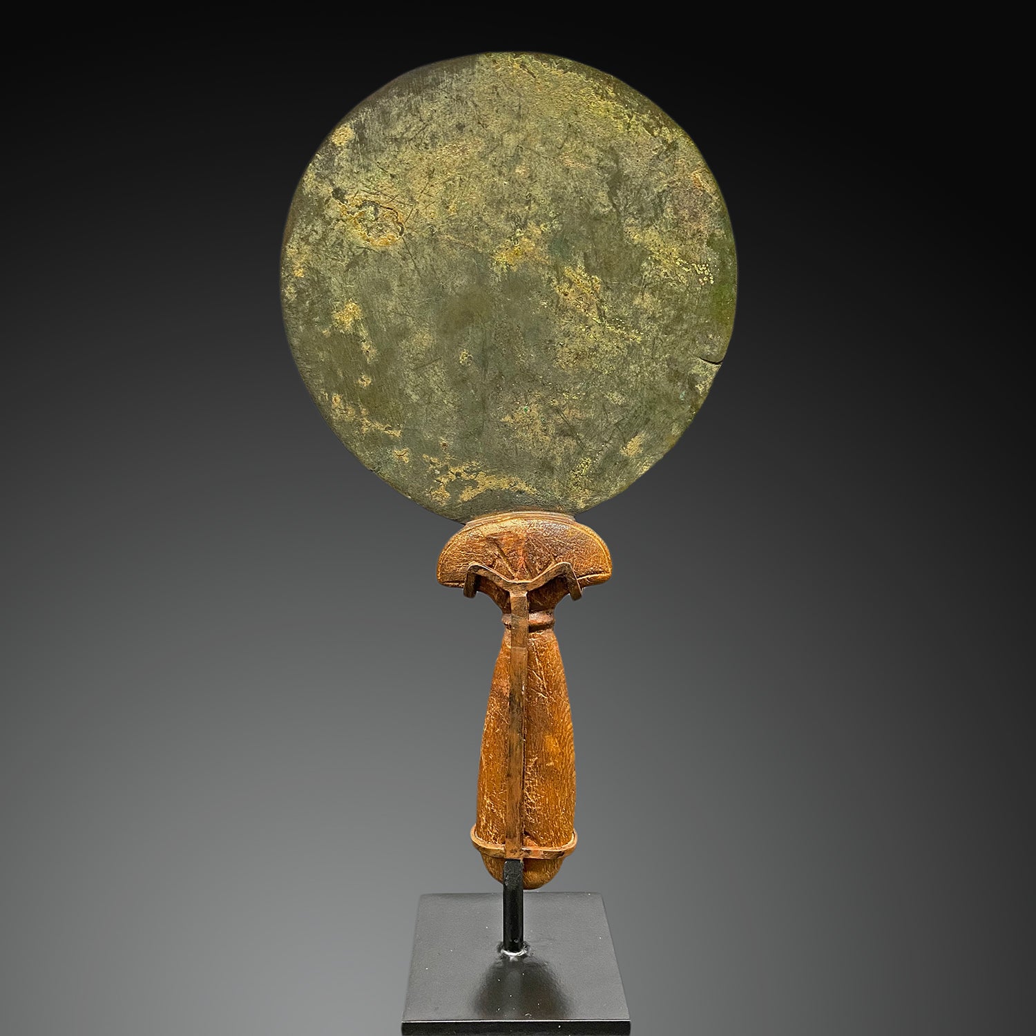 Ein schöner ägyptischer Toilettenspiegel aus Bronze, Mittleres Reich, ca. 1938 - 1758 v. Chr.