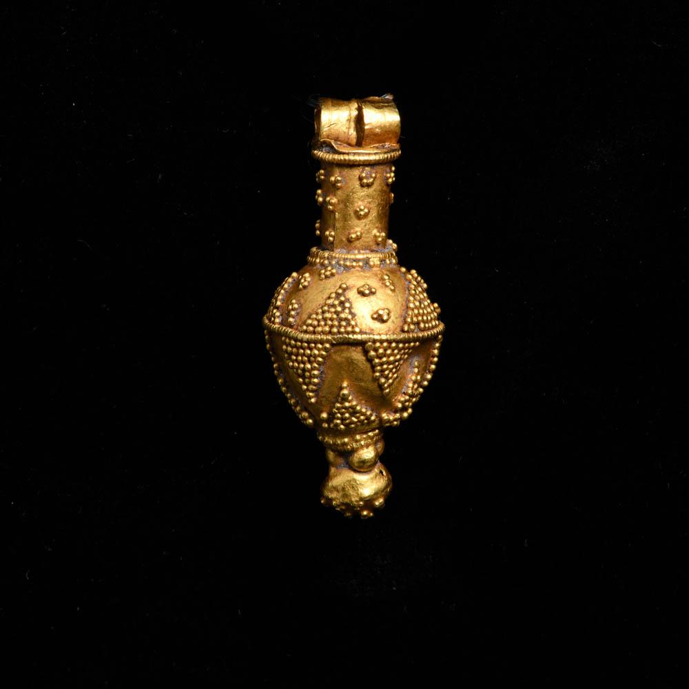 A Hellenistic Gold Granulated Pendant, Eastern Mediterranean, <br><em>ca. 3rd - 1st century BCE</em>