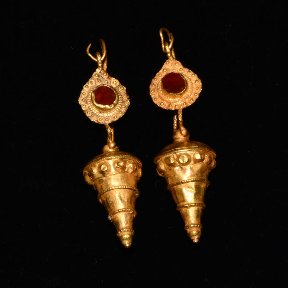 A pair of Parthian Gold & Carnelian Earrings, ca. 200 BCE - 200 CE