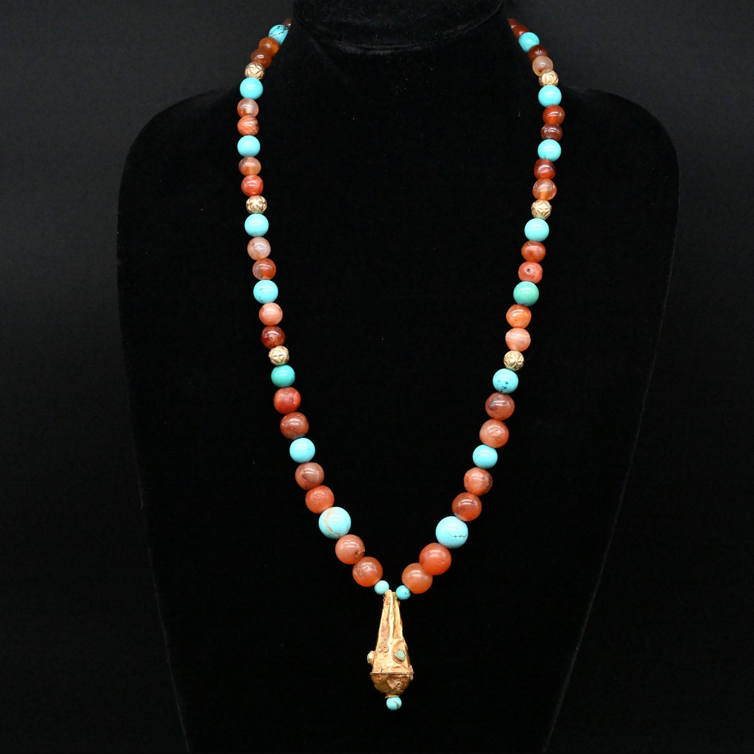 Ein islamischer Anhänger aus Gold und Türkis, Seldschukenzeit, ca. 1200 n. Chr