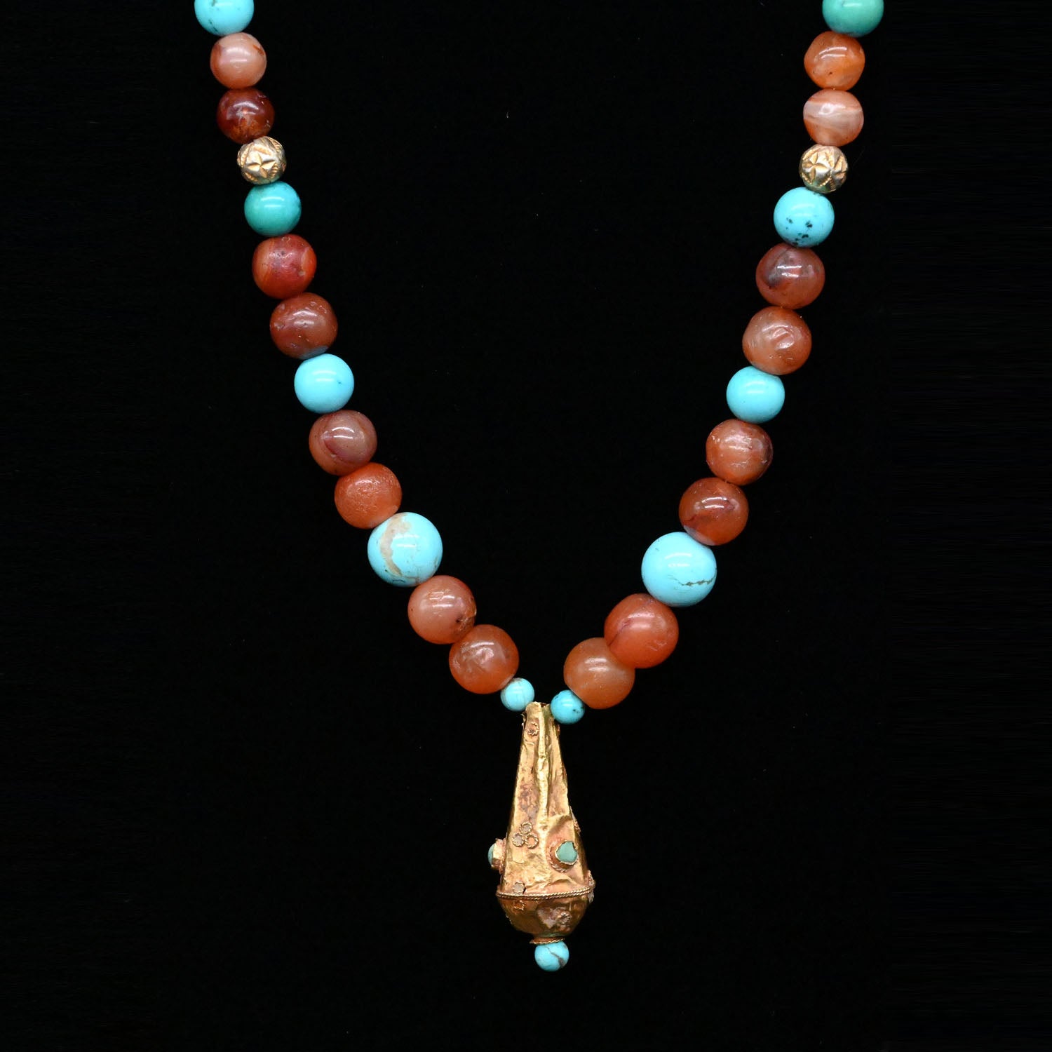 Ein islamischer Anhänger aus Gold und Türkis, Seldschukenzeit, ca. 1200 n. Chr