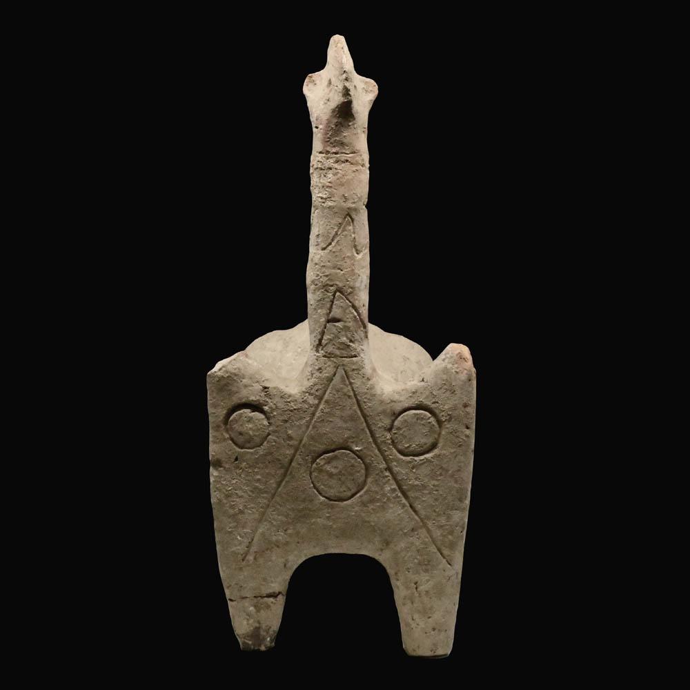 Ein großer zoomorpher Vierbeiner aus Amlash-Terrakotta, ca. Anfang des 1. Jahrtausends v. Chr