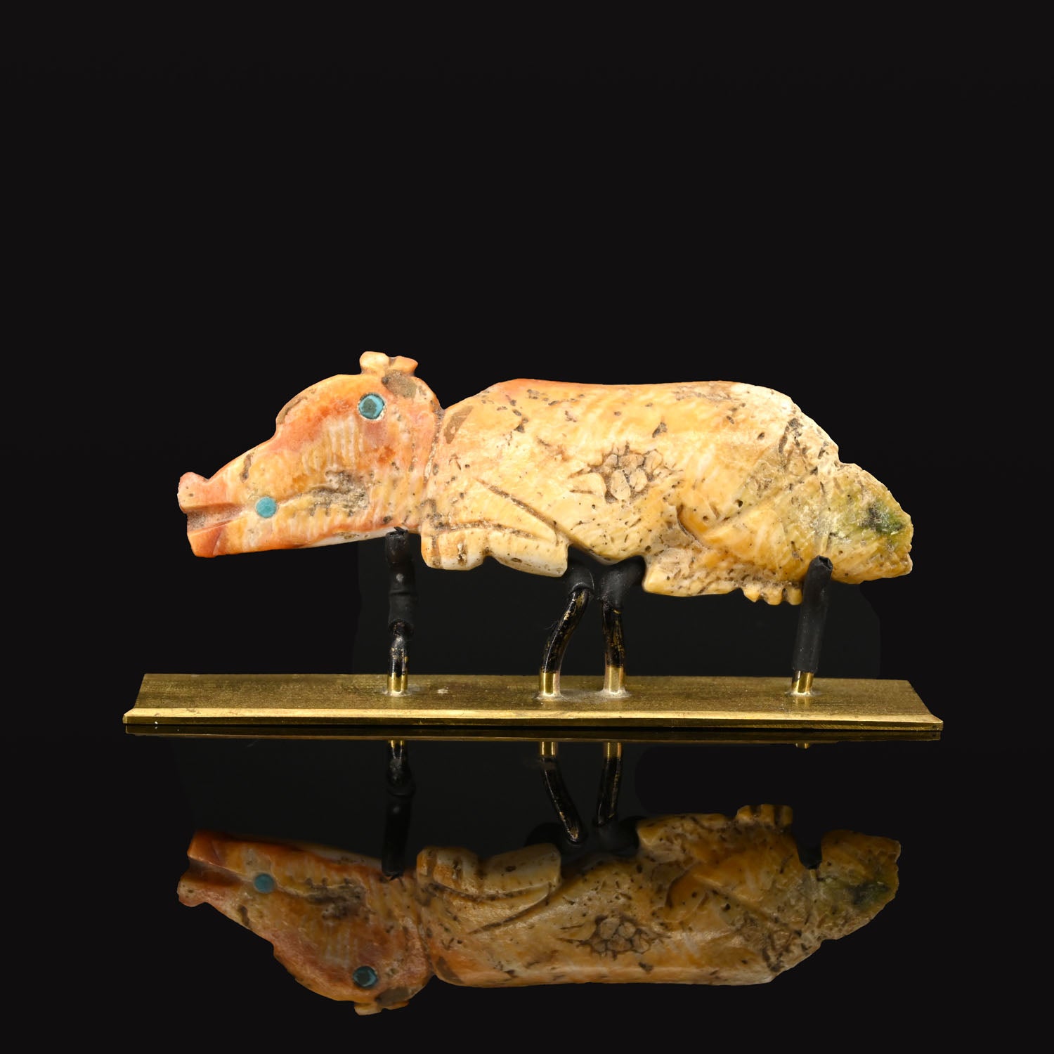 Ein Colima Spondylus Muschel-Krokodil-Amulett<br> <em>Frühklassische Periode, ca. 200 v. Chr. – 200 n. Chr</em>