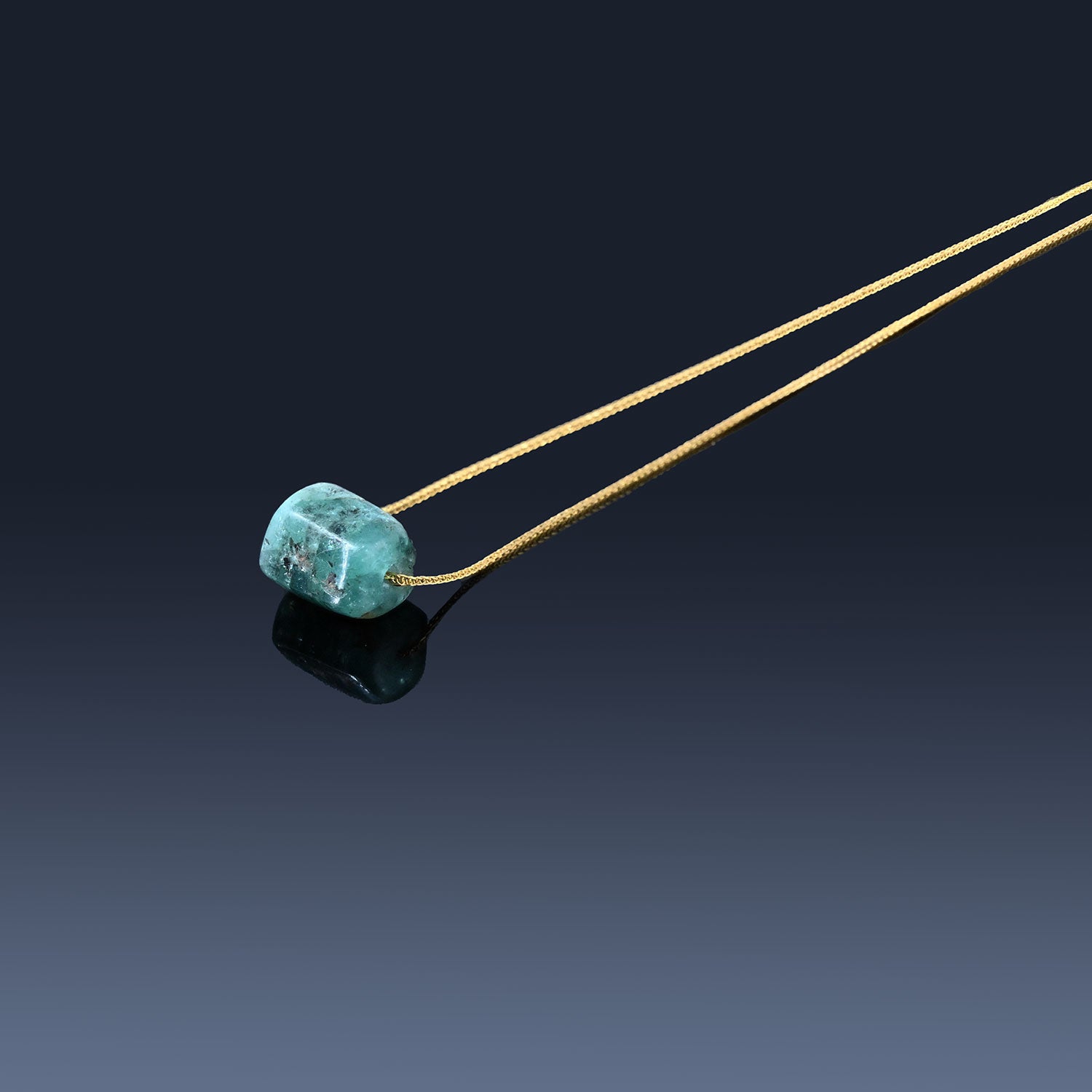 A rare Roman Emerald Bead pendant, Roman Imperial Period, ca. 1st - 3rd century CE