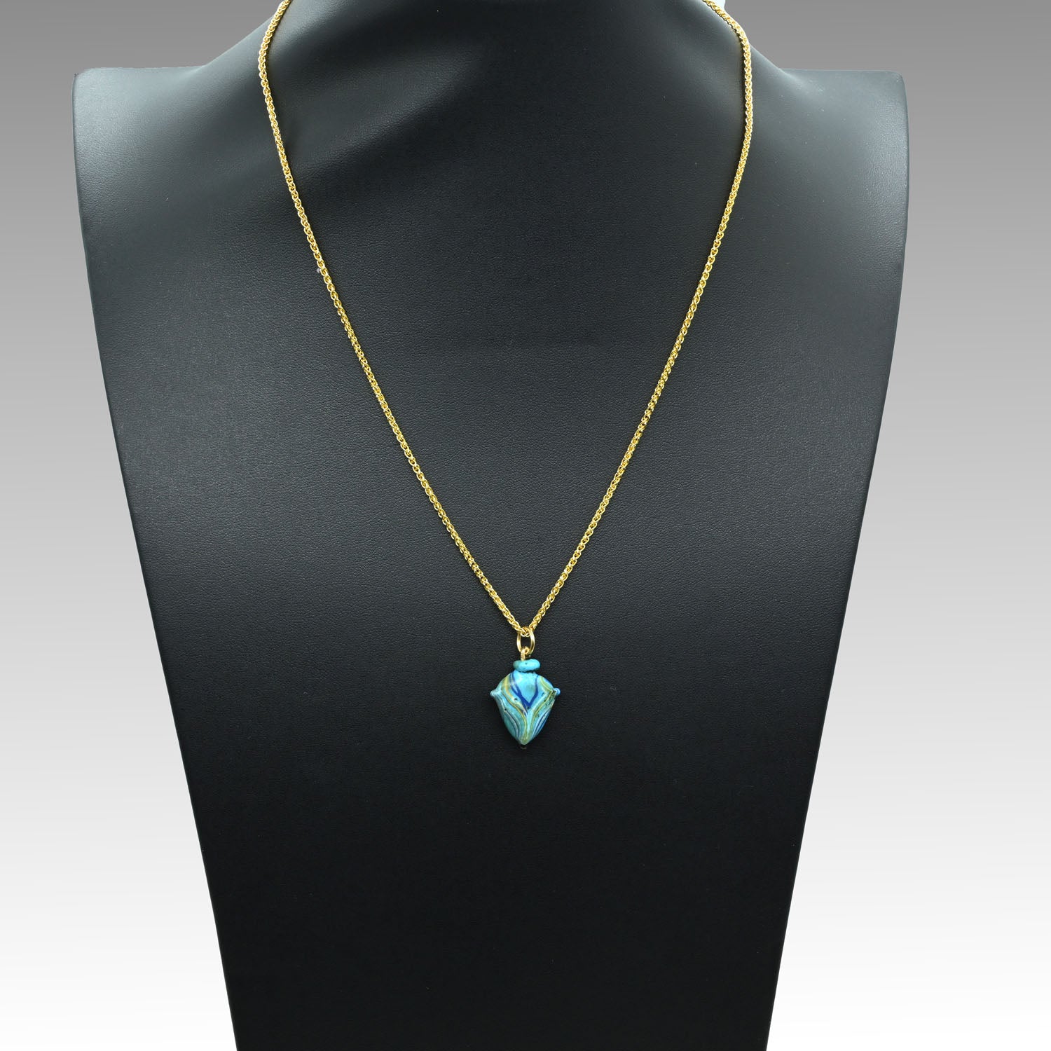 A rare Egyptian Glass Heart Amulet, New Kingdom, 18th - 19th Dynasty, ca 1550-1290 BC