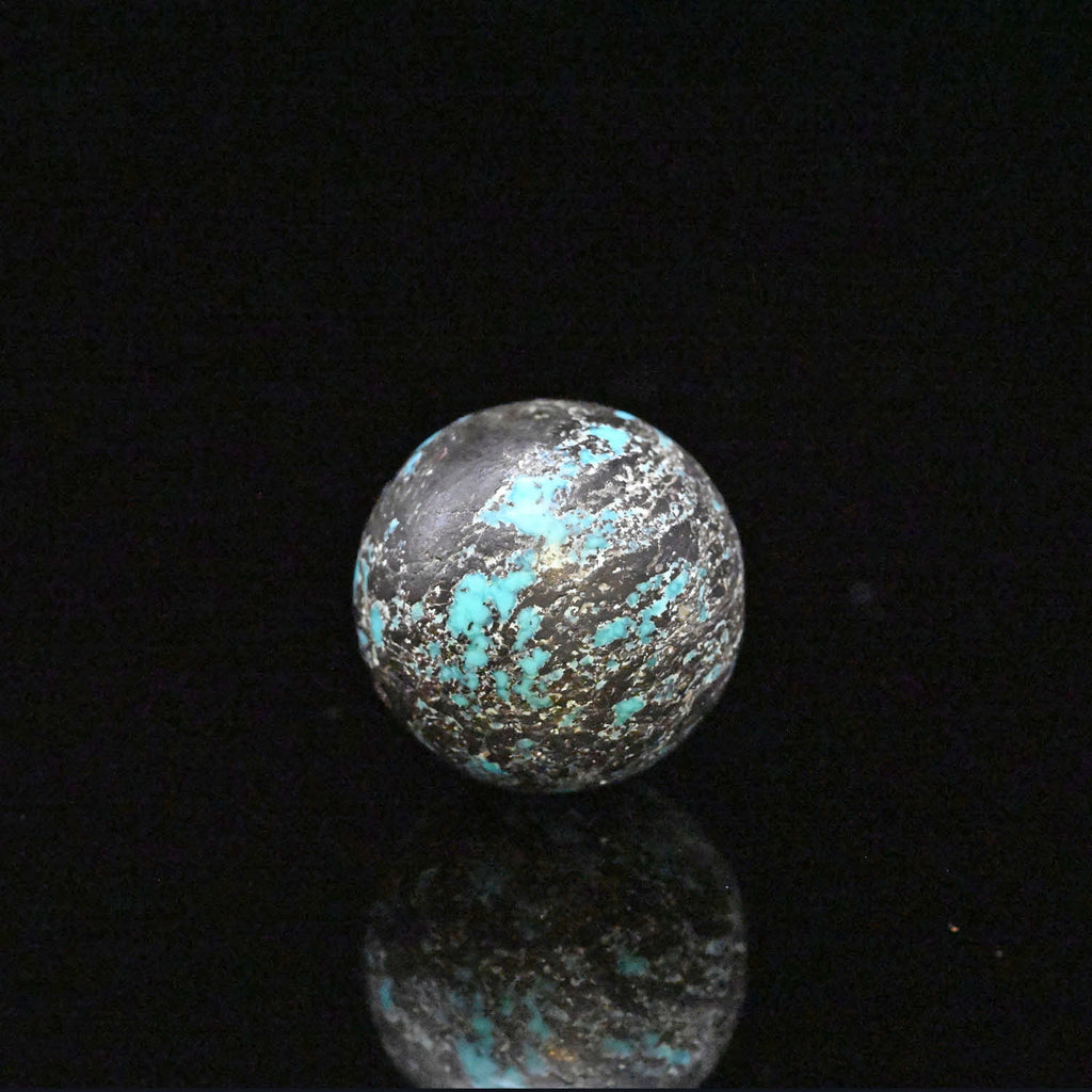 A fine Chinese Yungai Turquoise Bead, Qing Dynasty, ca. 18th–19th century