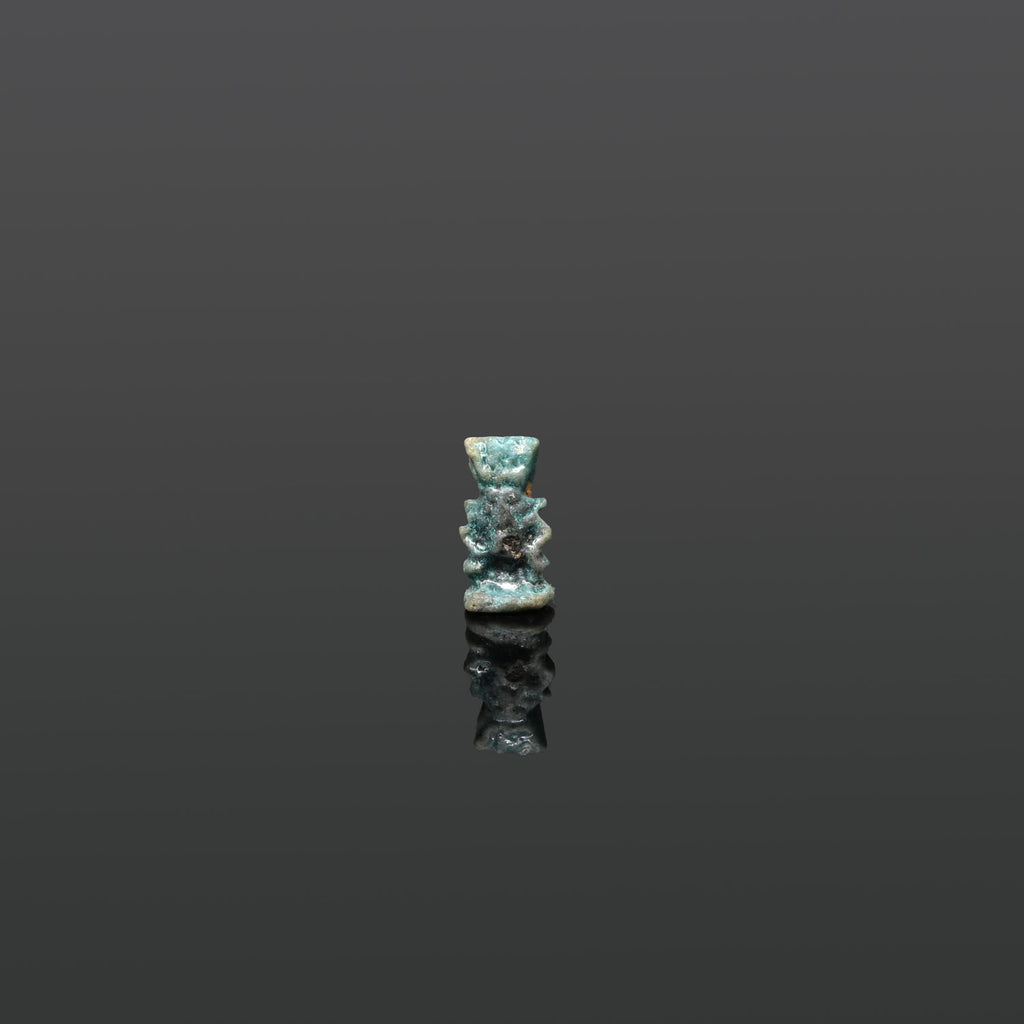 * Ein ägyptisches Fayence-Amulett des Bes, Spätzeit, ca. 664 - 332 v. Chr.