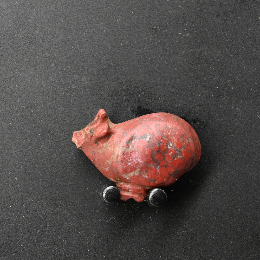 Ein ägyptisches Ochsen-Amulett aus rotem Jaspis, Neues Reich, ca. 1550 - 1069 v. Chr