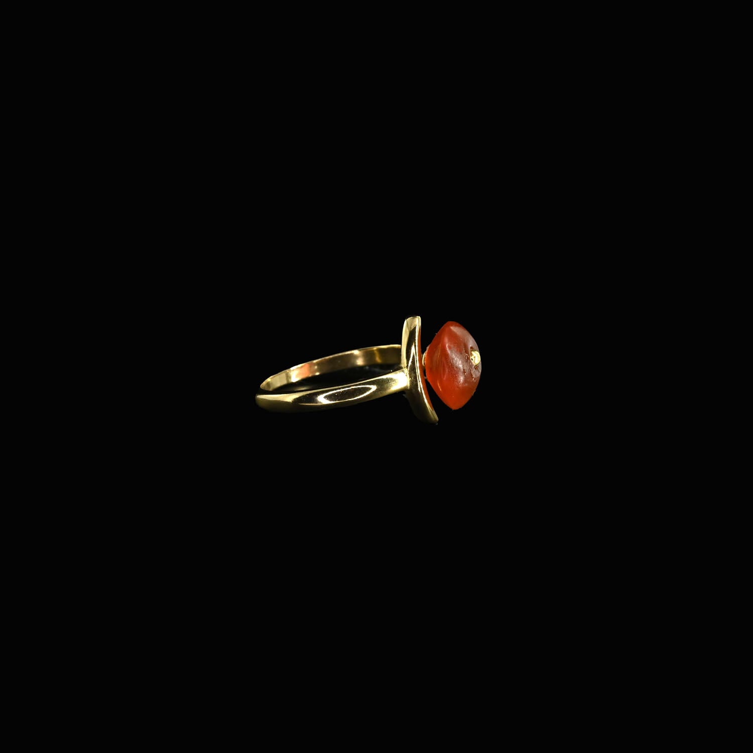 An Egyptian carnelian bead ring, Middle Kingdom, ca. 2040 - 1783 BCE