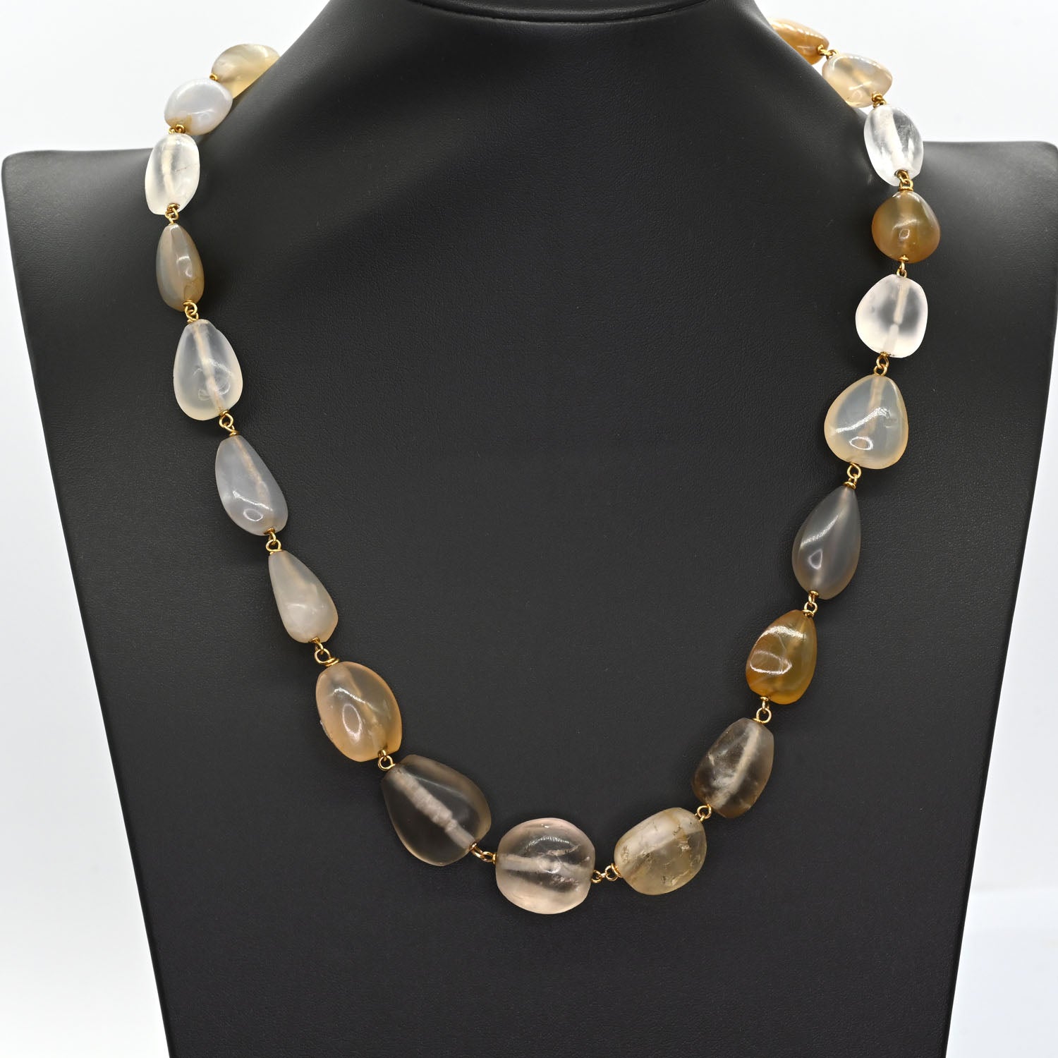A lovely Roman/Egyptian Crystal and Chalcedony Necklace, ca. 2040 BCE - 1st century CE