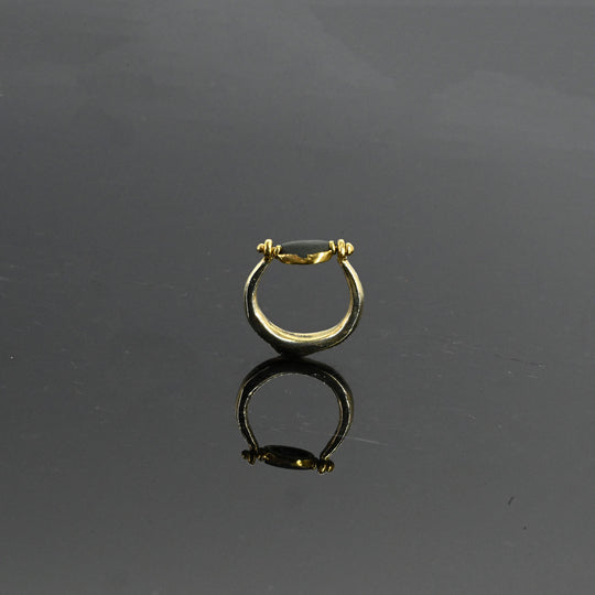 An Egyptian Scaraboid Gold Swivel Ring, New Kingdom, 18th Dynasty, ca. 1550 - 1295 BCE