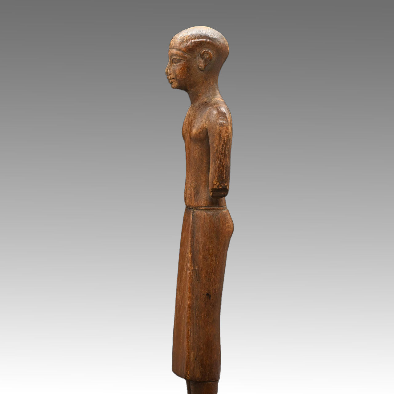 Une Belle Statuette d'un Dignitaire Égyptien en Bois, Moyen Empire, XIe - XIIe Dynastie, vers 2030 - 1802 avant J.-C.