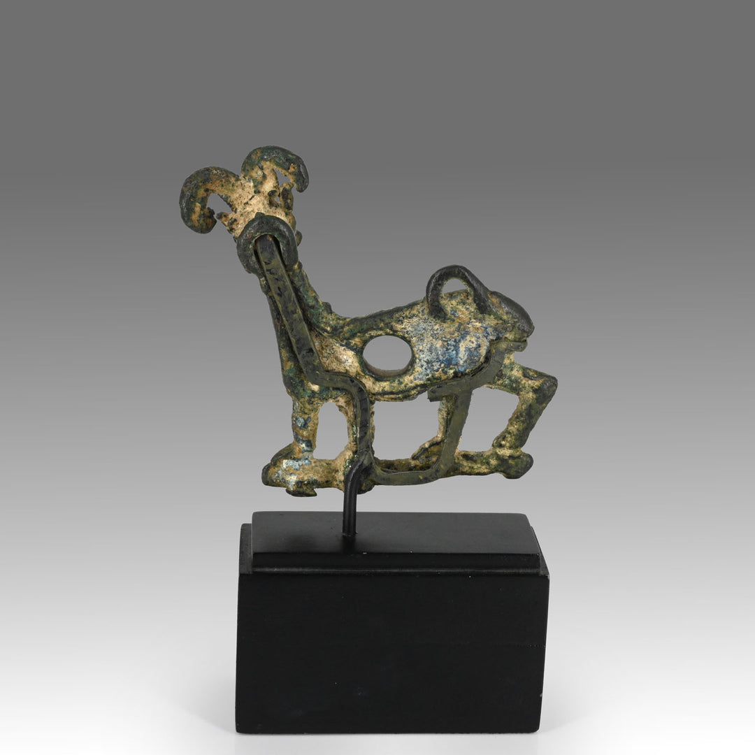 Ein Wangenstück aus Luristan-Bronze, ca. Mitte des 8. Jahrhunderts v. Chr