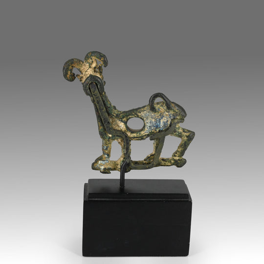 Ein Wangenstück aus Luristan-Bronze, ca. Mitte des 8. Jahrhunderts v. Chr