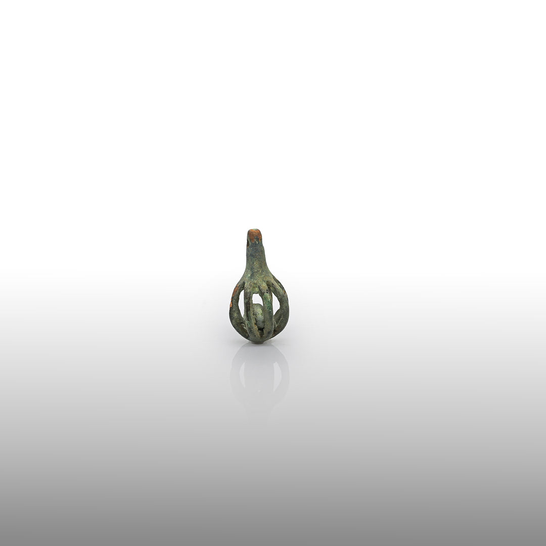 Eine kleine durchbrochene Luristan-Zaumglocke aus Bronze, ca. 1000 – 700 v. Chr.