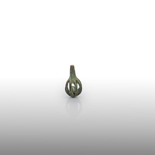 Eine kleine durchbrochene Luristan-Zaumglocke aus Bronze, ca. 1000 – 700 v. Chr.