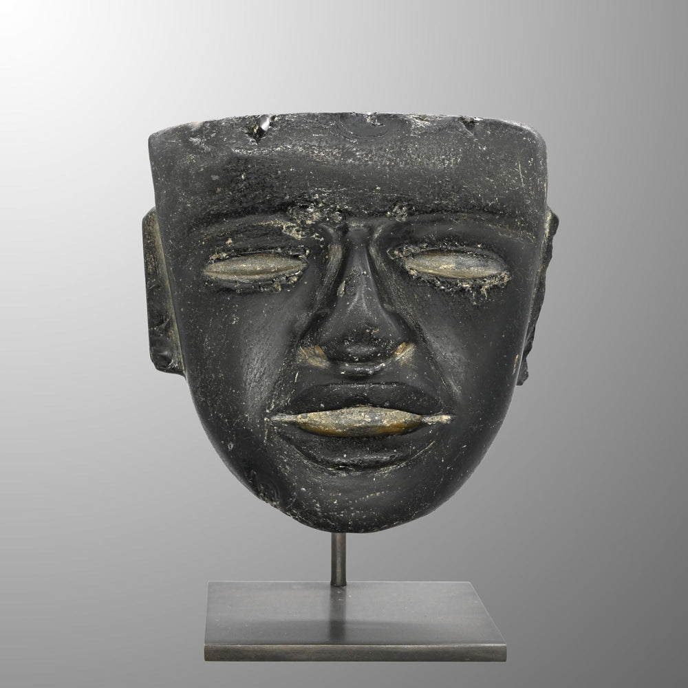 Eine feine Obsidian-Steinmaske aus Teotihuacan, Frühklassik, ca. 450 - 650 n. Chr