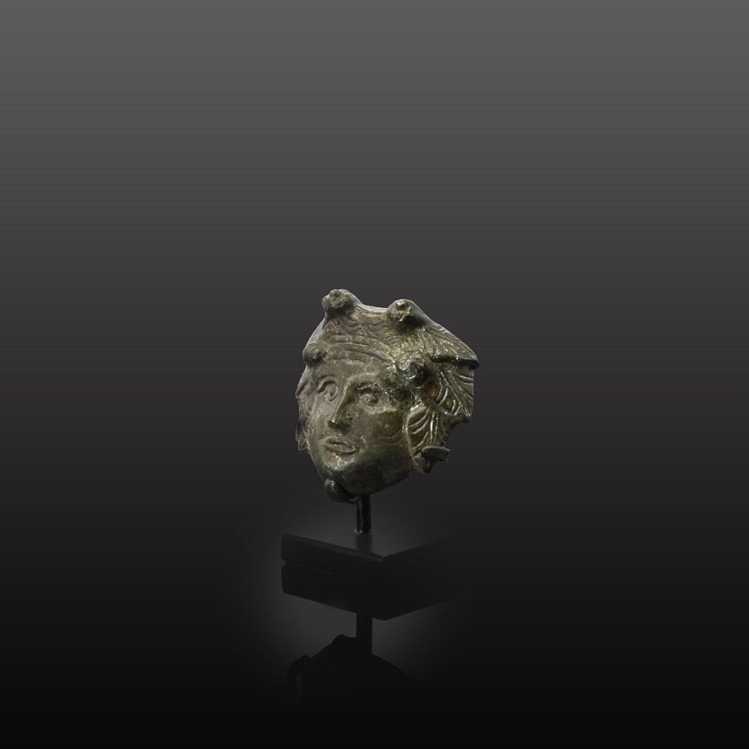Applique romaine en bronze de Dionysos, période impériale romaine, vers le IIe siècle de notre ère