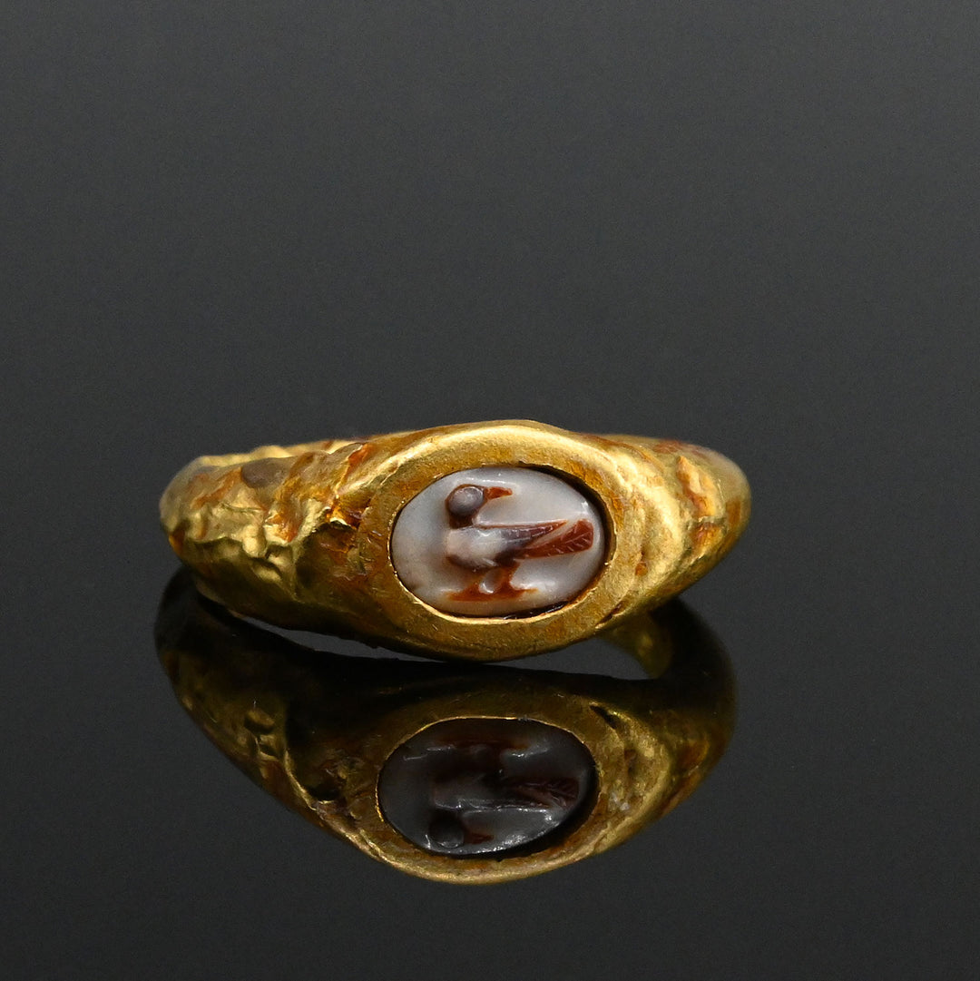 A fine Roman Gold and Sardonyx Cameo Finger Ring, Roman Imperial Period, ca. 1st century CE