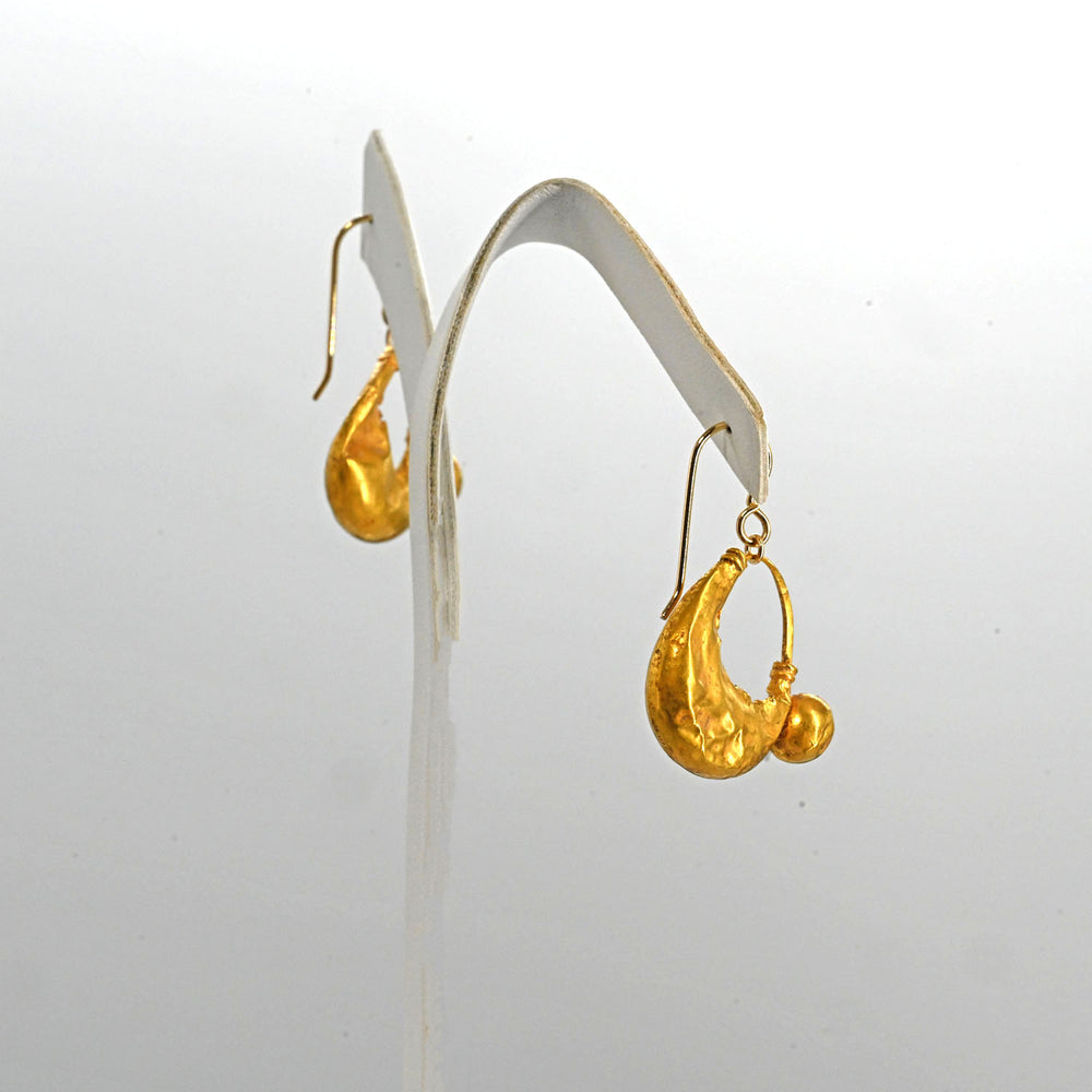 A pair of Roman gold earrings, Roman Imperial Period, ca. 1st - 2nd century CE