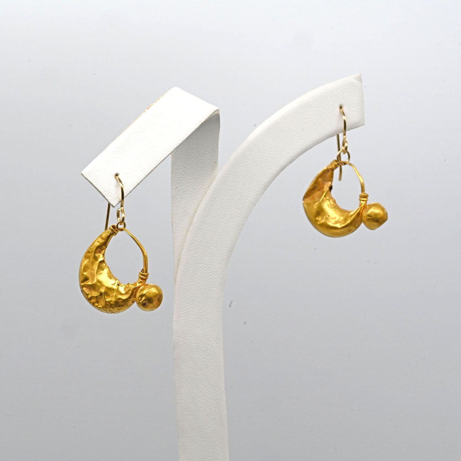 A pair of Roman gold earrings, Roman Imperial Period, ca. 1st - 2nd century CE