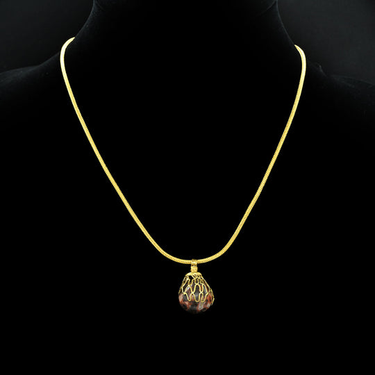 A superb Greek Gold and Agate Pendant, Hellenistic Period, 3rd - 1st century BCE