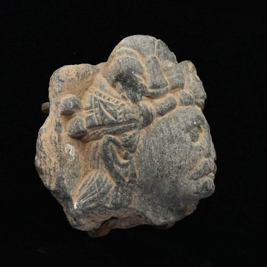 Ein Gandhara-Schiefer-Kopf eines Anhängers, ca. 1. Jahrhundert v. Chr./n. Chr