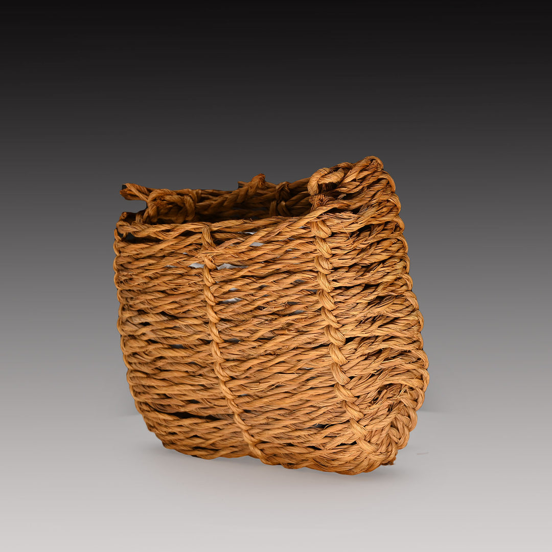 A small Egyptian Woven Basket, New Kingdom, ca. 1570 - 1070 BCE