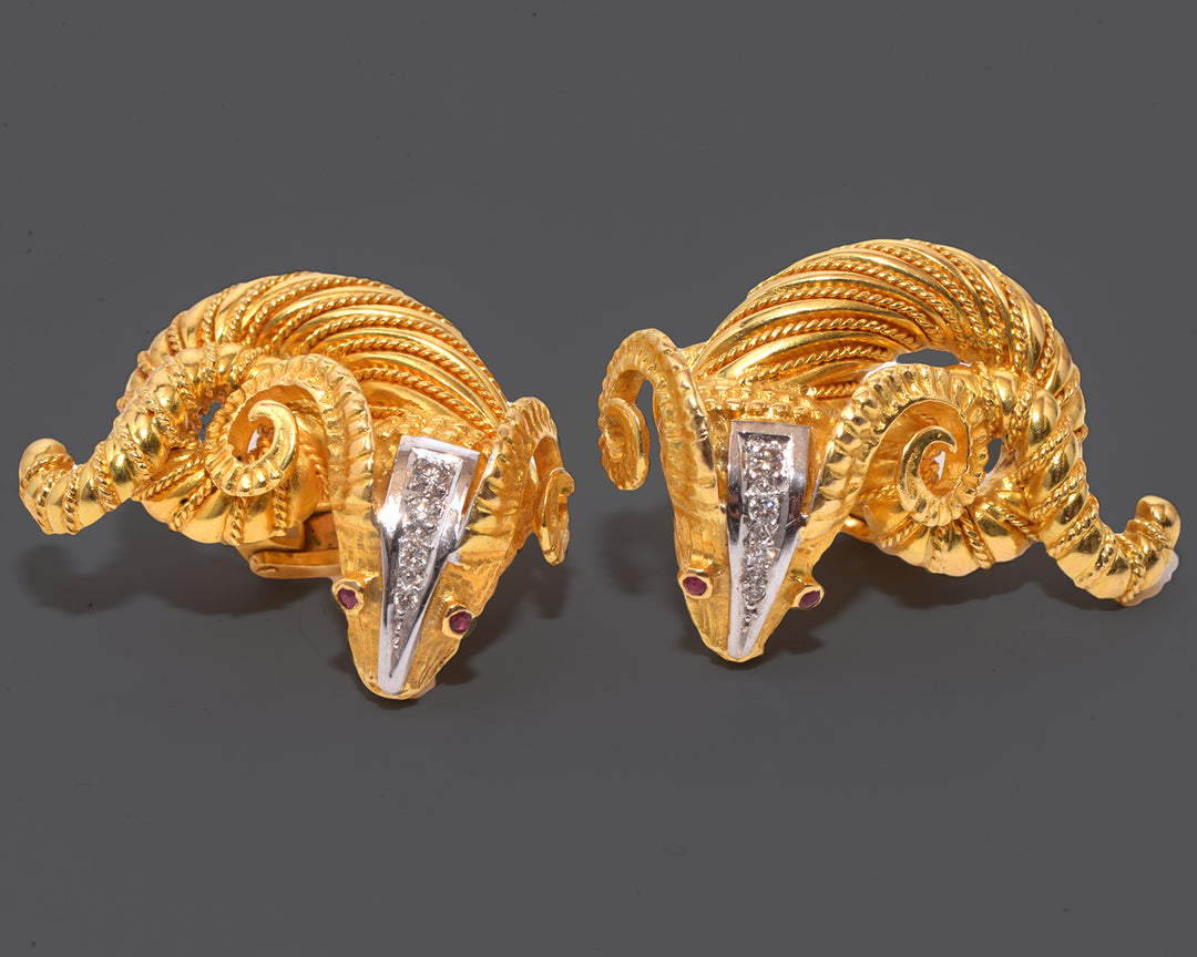 Prächtige griechische Ohrringe aus 18 Karat Gold, Diamanten und Rubinen aus den 1980er Jahren