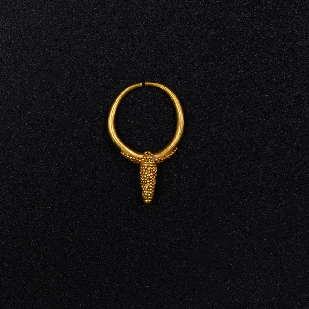 Ein mykenischer Goldohrring aus der Zeit der Ilias, Späthelladikum II, ca. 13. Jahrhundert v. Chr