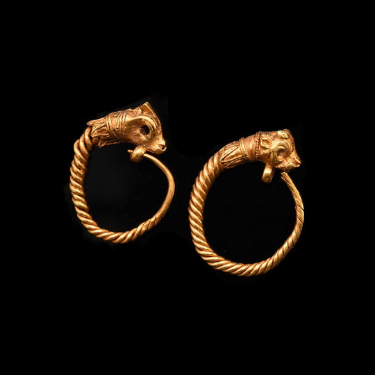Ein schönes Paar griechischer Antilopen-Ohrringe, hellenistische Zeit, ca. 3. – 1. Jahrhundert v. Chr