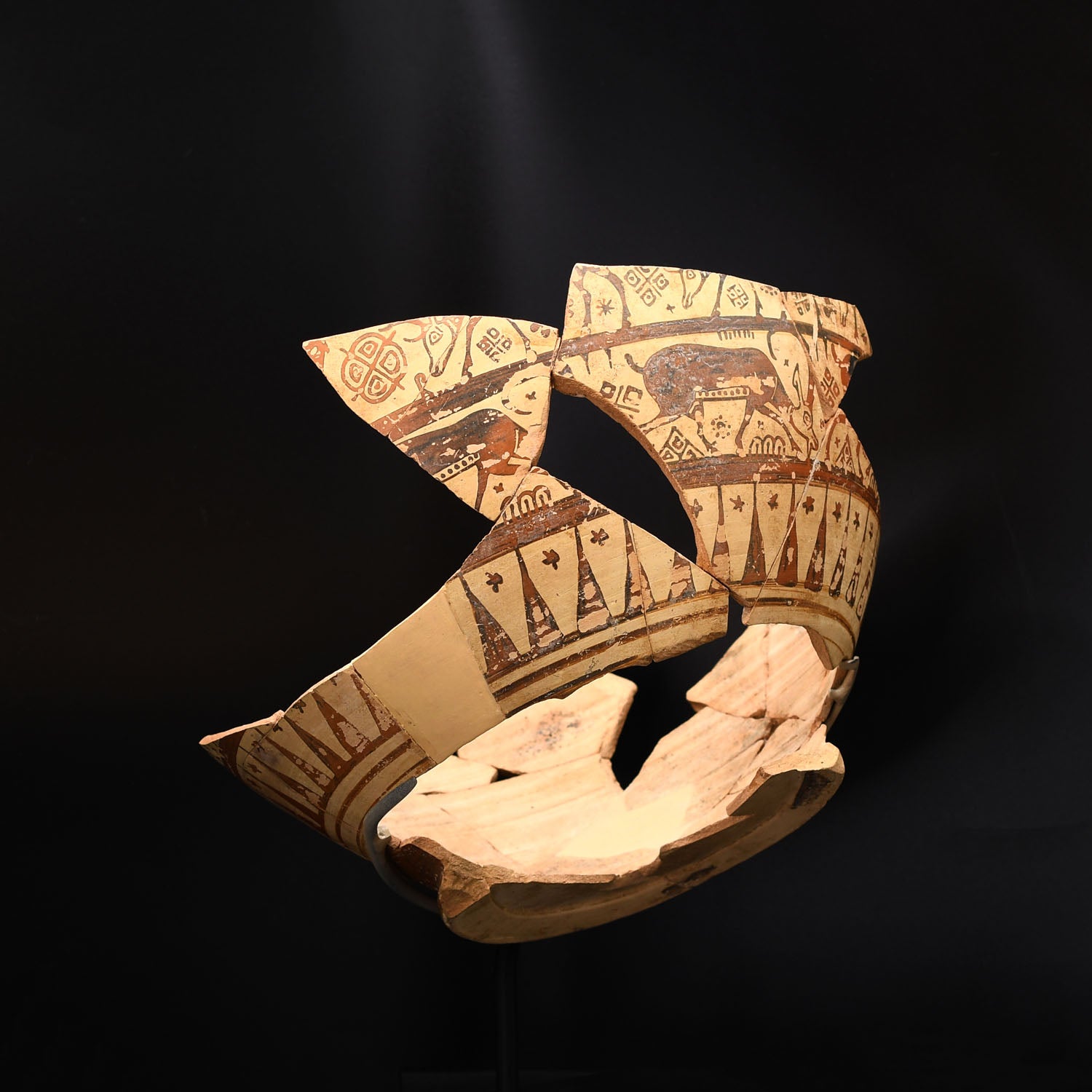 Ein fragmentiertes Gefäß einer ostgriechischen Wildziege, orientalisierende Periode, ca. 6. Jahrhundert v. Chr