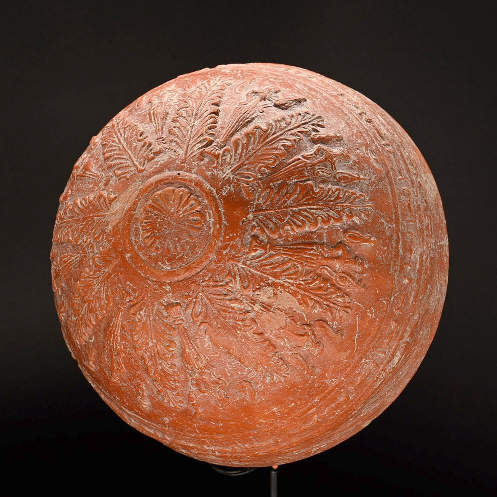 Eine veröffentlichte Megarian-Keramikschale, hellenistische Zeit, ca. 3. Jahrhundert v. Chr