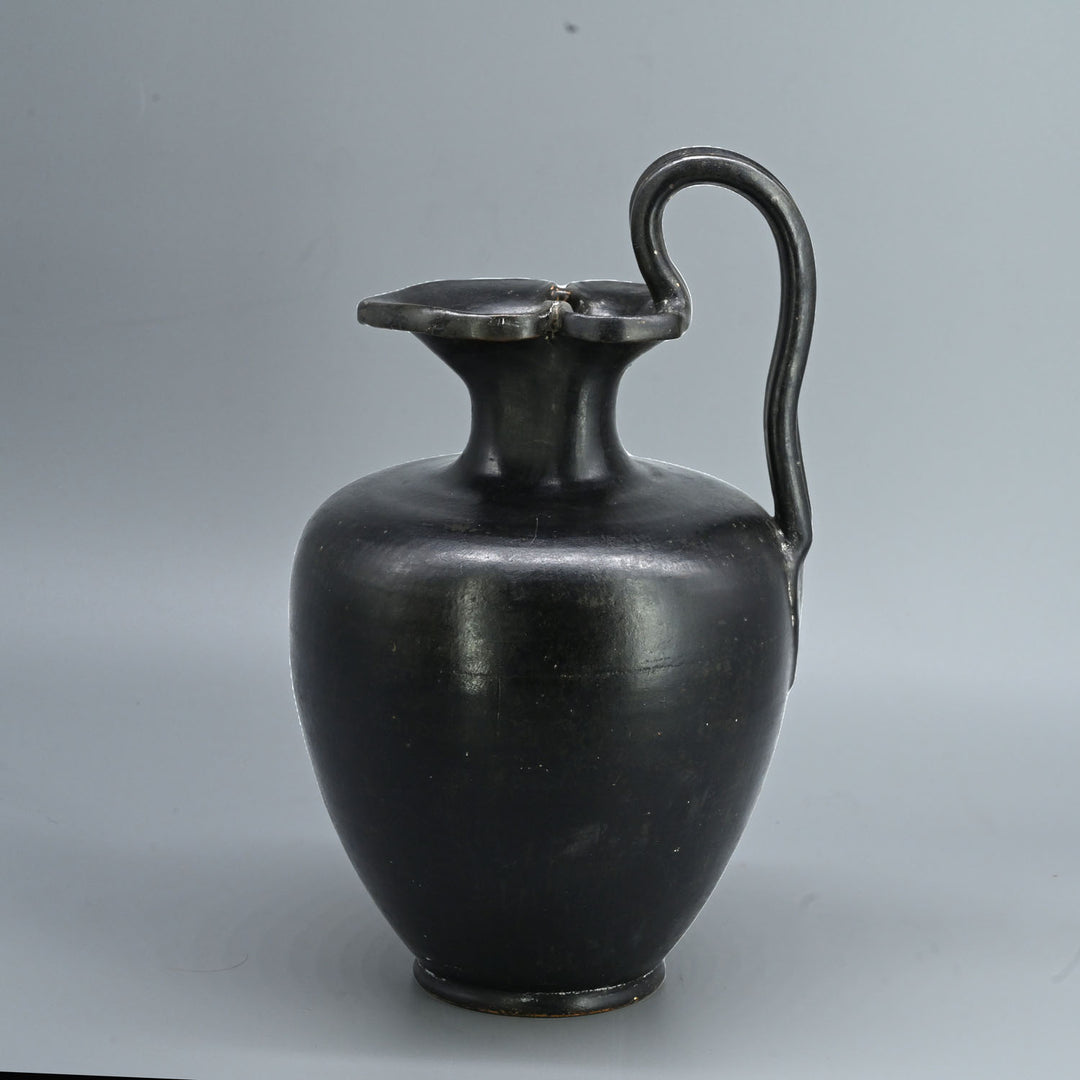 Eine große hellenistische Blackware-Kleeblatt-Oinochoe, ca. 450 - 350 v. Chr