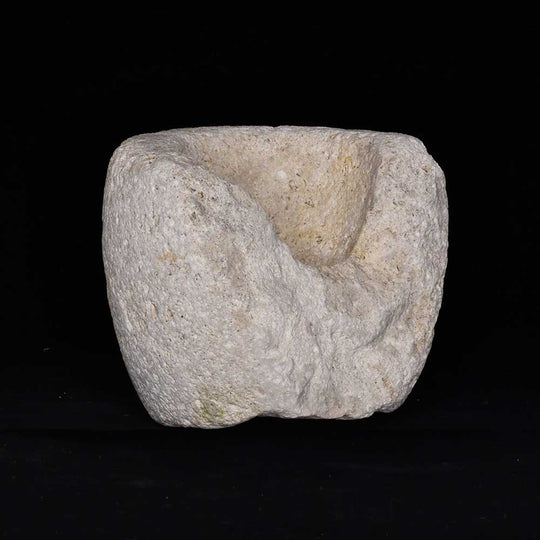 Ein großer rhodischer Steinmörser, ca. Ende des 1. Jahrtausends v. Chr