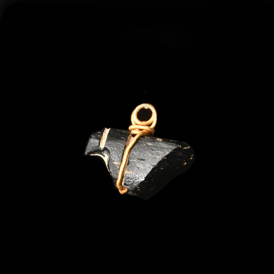 Ein winziges nahöstliches Amulett eines Vogels, ca. 2. Jahrtausend v. Chr