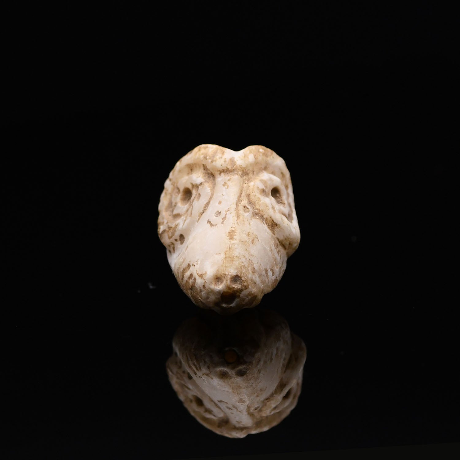 Gewicht des Widderkopfes aus Alabaster aus dem Nahen Osten, ca. 2. Jahrtausend v. Chr
