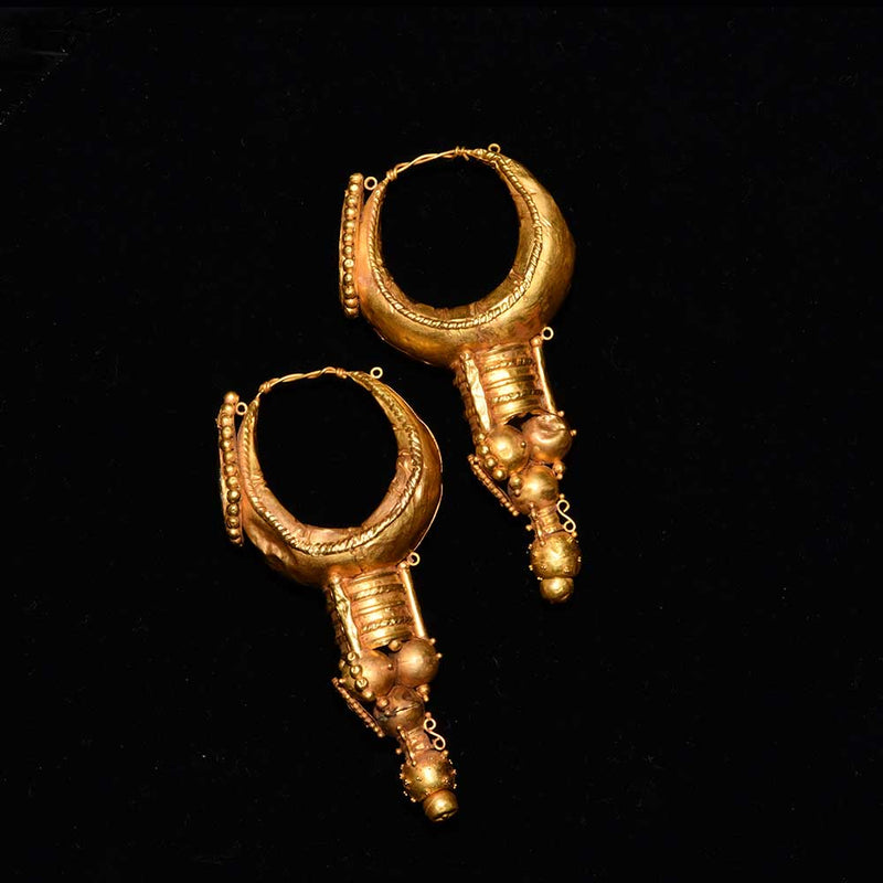 * A large pair of Eastern Roman Gold Earrings, ca. 3rd century BC