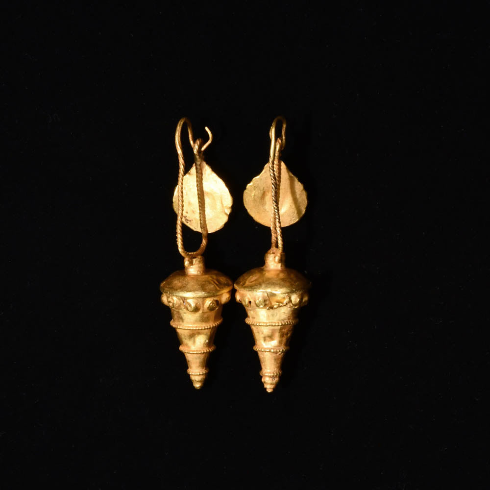 A pair of Parthian Gold & Carnelian Earrings, ca. 200 BCE - 200 CE
