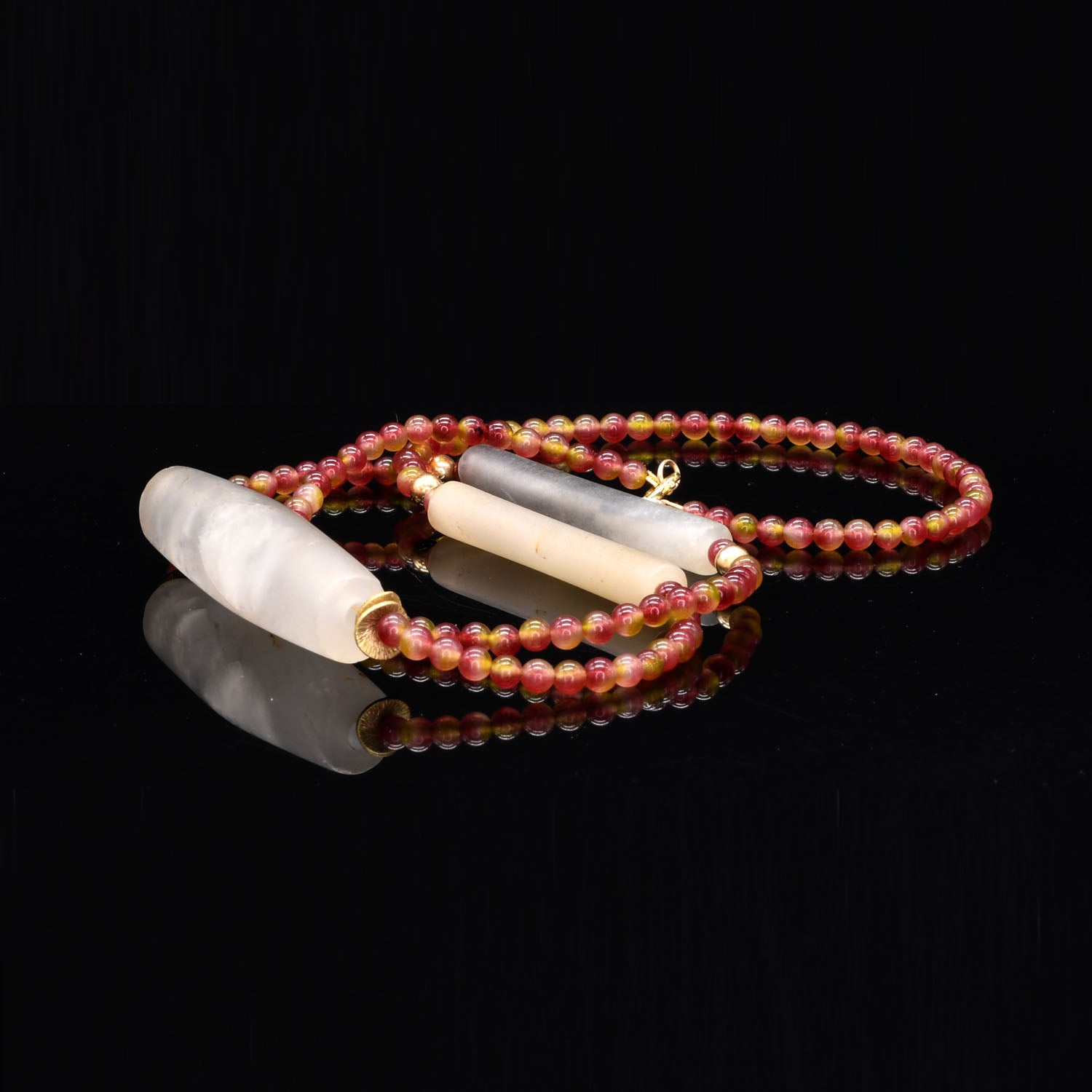 A Tairona Quartzite and Chalcedony Bead Necklace, ca. 800 - 1500 CE