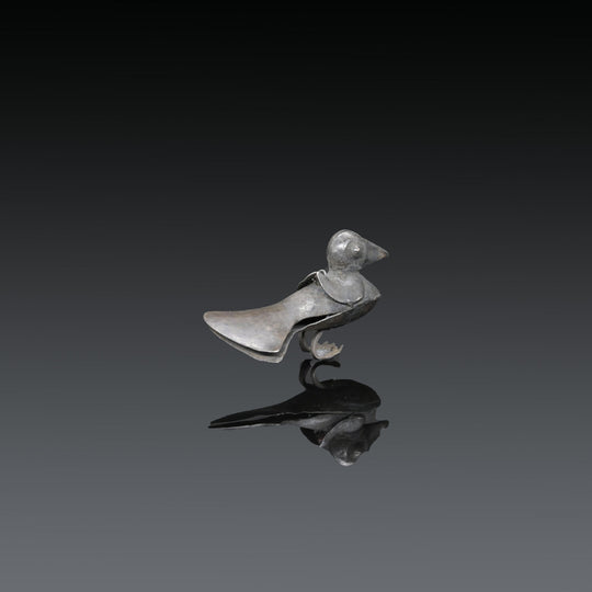 Ein Vogelanhänger aus Moche-Chimu-Silberblech<br> <em>ca. 750 - 1000 n. Chr</em>